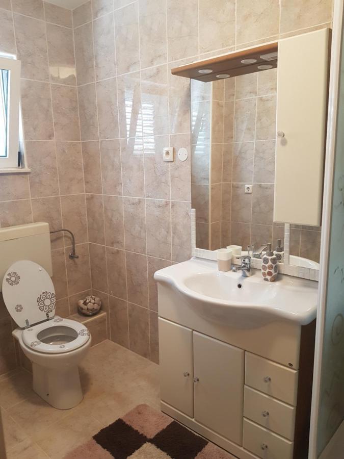 Apartment Lea Слатине Екстер'єр фото